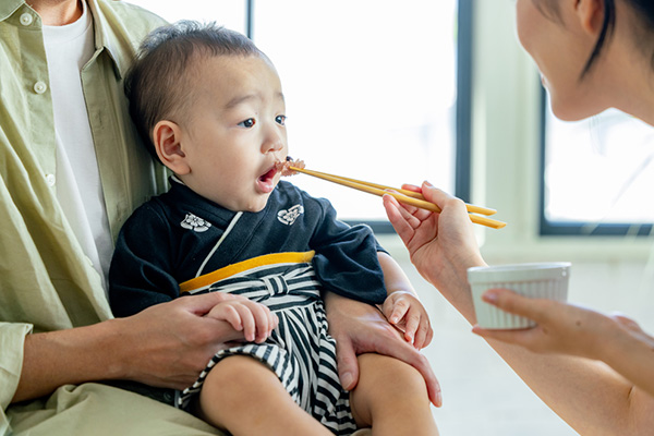 お食い初め、百日[モモカ]の祝い、はしはじめ、 はしぞろえ